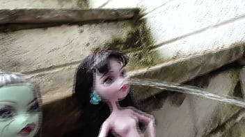 Preview 4 of Ruth Katz - Pissing on my dolls
