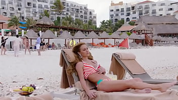 Preview 1 of Family Clasics - Ilythia manzanilla en bikini