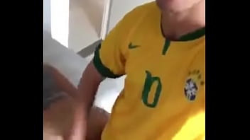 Preview 1 of Sxs Mom Animael - H&eacute_tero durante o jogo da copa