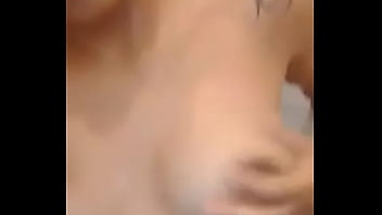 Preview 1 of Very Teen Milf - Siririca no banho