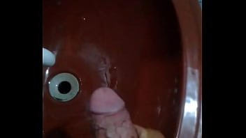 Preview 2 of Xxx I Vidio - Gozando na pia do hotel recepcionista muito gostosa
