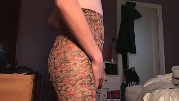 Preview 4 of Foxy Di Anal Creampie - Sexy ass in patterned leggings