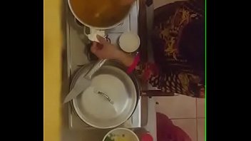Preview 3 of Anubuny Mobi - Sexy Aunty Desi Cleavages