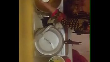 Preview 4 of Anubuny Mobi - Sexy Aunty Desi Cleavages