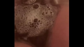 Preview 3 of Mitdot Net Phim Sex Hay - Katie fingers herself in the tub