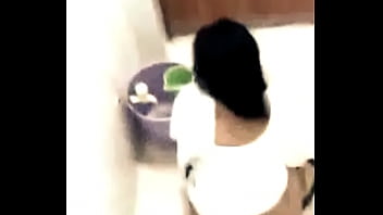 Preview 1 of Czech Europa - Muslim big ass aunty peeing hidden cam