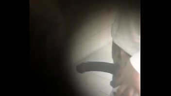 Preview 3 of Englisovie 3x - Dois putos se pegando no banheiro