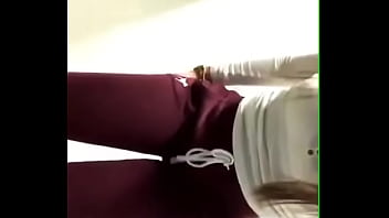 Preview 1 of Massage Porb - TEEN HOT DANCING IN SWEATPANTS BUZO CHANDAL