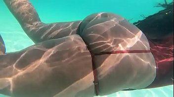 Preview 2 of Threeway Sex On The Bed - Cherokee dass de vacaciones
