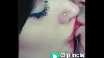 Preview 1 of Leila Olwi - Full kissing