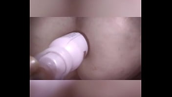 Preview 4 of Jenny Scardamaglia Nude - Colocando frasco de desodorante no c&uacute_