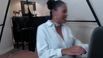 Preview 1 of Teens Amirican - What A Solo Show! Maxine X Slaps &amp_ Masturbates Her Asian Cunt!