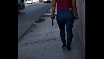 Preview 3 of Evac Notty Big Cook - culona por la calle