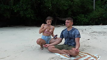 Preview 2 of Www Xxx Com Bang Bros Mp4 - I suck big dick from a stranger on the beach