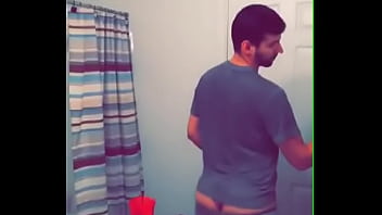 Preview 3 of Pornrapenap - guy twerking on the mirror