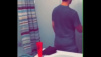 Preview 1 of Pornrapenap - guy twerking on the mirror