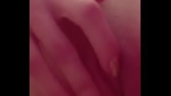 Preview 2 of Tannu Sexvdoeis - chica hermosa env&iacute_a v&iacute_deo a su novio mientra se toca