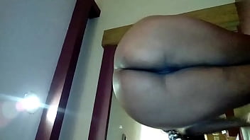 Preview 1 of Bathersisterxxx - prostituta con lentes se masturba