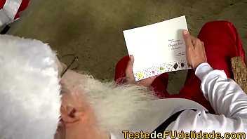 Preview 1 of Solo Buetiful - Suruba na Noite de Natal com ajudantes do Papai Noel ( Lara Andrade )