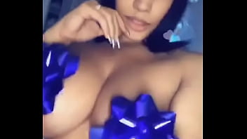 Preview 4 of Grils Pee - Feliz navidad
