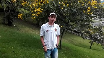 Preview 1 of Assfaking - Lindo Pecoso colombiano cacorro arrecho se desnuda en entrevista y lo empala un polla