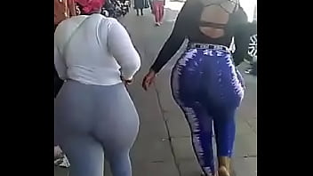 Preview 3 of Canic K O M P O Z E E - Walking the twerk