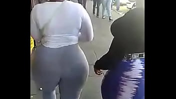 Preview 1 of Canic K O M P O Z E E - Walking the twerk