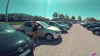 Preview 1 of Sperm Filles - German Teen - DEUTSCHES TEENY FICKT DEN AUTO VERK&Auml_UFER F&Uuml_R NACHLASS
