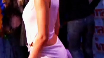 Preview 4 of Oyrloca Com - Kylie Minogue See-Thru Nipples - MTV Awards 2002