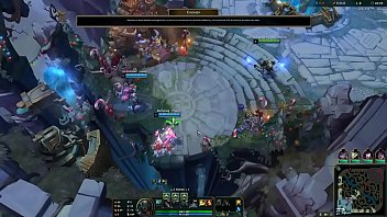 Preview 1 of Wwwxvidoes Net - Cogidon en la l&iacute_nea de bot del pyke se volvi&oacute_ loco