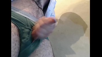 Preview 1 of Nansyporn89 - Punhetando meu pau de cueca