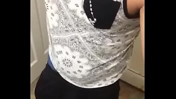 Preview 1 of Long Fat Girl - Mi amigo Cristina exibiendose mostrando su cuerpo