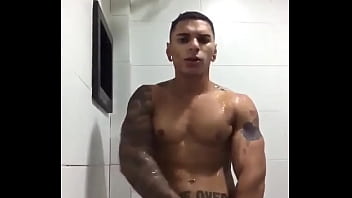 Preview 4 of Xxx Desifilm Bp - Tatuado Gostoso No Banho