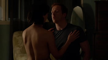 Preview 2 of Son 28 Sex Hor - Morena Baccarin - Topless in Homeland - S01E03 (uploaded by celebeclipse.com)