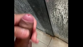 Preview 1 of Daddy Destroys Ass - Gozando  no banho