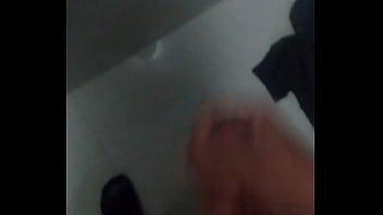 Preview 2 of Bangla Sex Angte - Me la jalo en el ba&ntilde_o