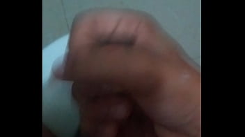 Preview 1 of Bangla Sex Angte - Me la jalo en el ba&ntilde_o
