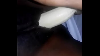 Preview 3 of India Girl Sixxxx - Liliana la Negra masturb&aacute_ndose con un pl&aacute_tano
