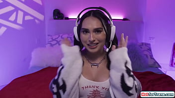 Preview 1 of Xxx Burka Women - Shemale gamer girl has gf play with dick