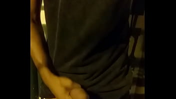 Preview 3 of Yibfmfshi - Batendo punheta na rua