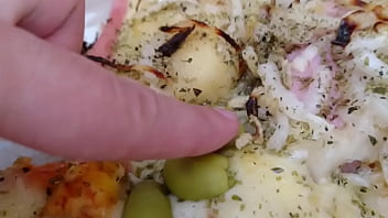 Preview 4 of Handi Sexyi - Food Porn - fingering Kentuky pizza