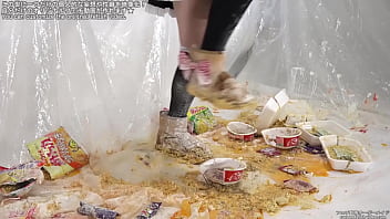 Preview 2 of Xxx Dump Slut - Cup noodles　food crush　mouton boots