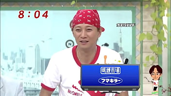 Preview 2 of Colej Garl Sexy Com - 加藤綾子アナ　寝ているマツコデラックスを起こそうと屈みブラチラハプニング！