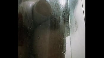 Preview 2 of Desi Bf Pela Peli - Tocando uma na ducha