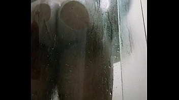 Preview 3 of Desi Bf Pela Peli - Tocando uma na ducha