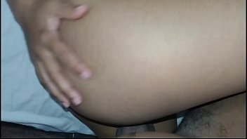 Preview 4 of 2 Gril Hand Saxc - Cumpl&iacute_ mi fantas&iacute_a sexual. Recib&iacute_ a mi padrastro en la ducha con una enorme polla negra que destruy&oacute_ mi co&ntilde_o.