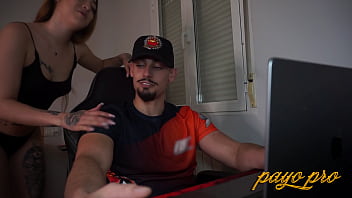 Preview 1 of Hidden Gyno Orgasm - novia calienta a pareja teletrabajando - melania dark,  payo pro