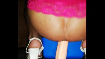 Preview 4 of Cute Teen Explorer - Comiendo rica banana