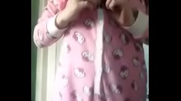 Preview 1 of 5boys And 1sexy Big Big Milk - Chica en pijama se masturba