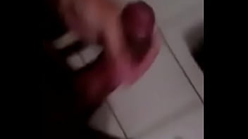 Preview 4 of Full Moody Mom - Hetero de bh batendo punheta para o amigo gay